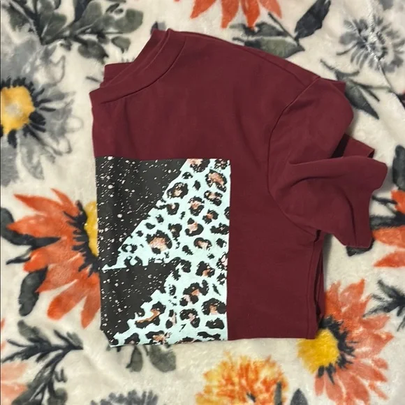 SHEIN Maroon Tee with Leopard Lightning Bolt - Picture 3 of 3